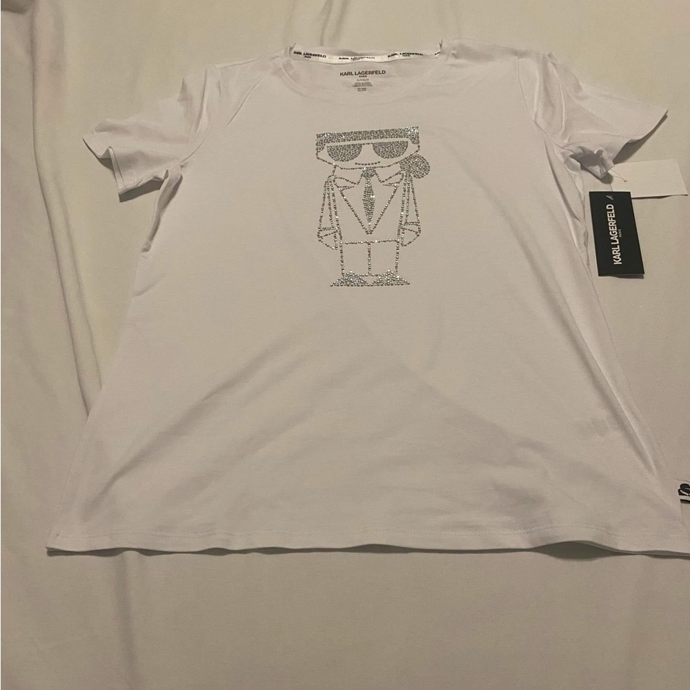 Never worn. Smoke and pet free home